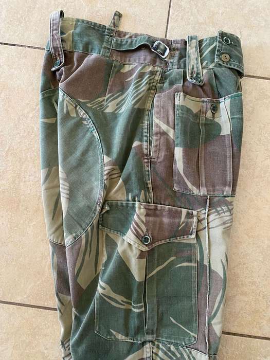 RHODESIAN CAMO TROUSERS-SIZE 30 PADDED BACK SIDE-PIPE LENGTH 70 CM-BATTLE USED BUT GOOD CONDITION-AL