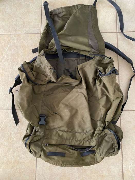 RECCE OLIVE GREEN/NIEMOLLER,3 DAY BACK PACK INTERNAL FRAME-VERY SCARCE-COMBAT USED AND NOT IN PERFEC
