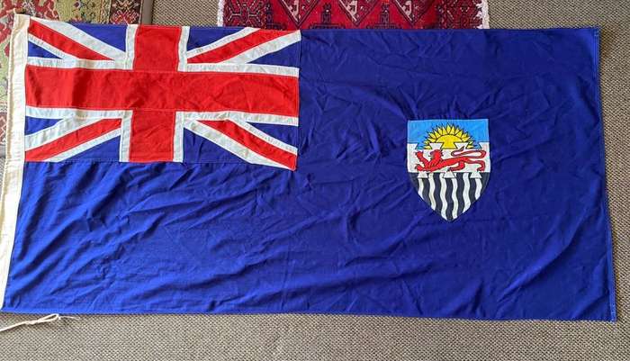 VERY SCARCE,ORIGINAL,FEDERATION OF RHODESIA AND NYASSALAND FLAG FLOWN FROM 1954-1964-MAKERS LABEL-ME