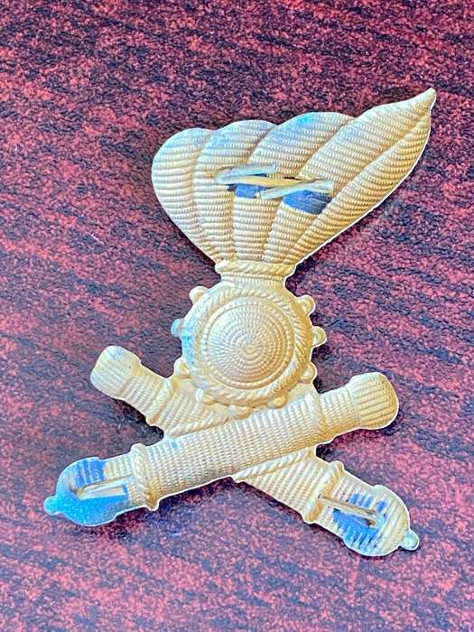 ITALIAN FIELD ARTILLERY CAP BADGE