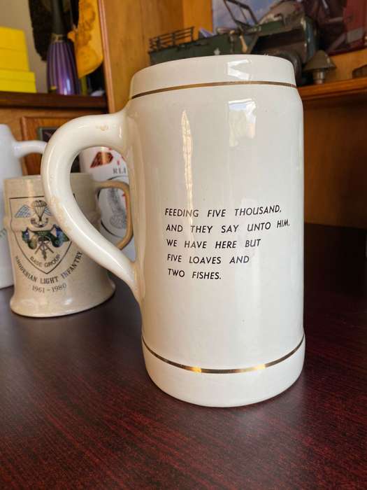 LARGE RHODESIAN LIGHT INFANTRY MUG-COCKROACH STEAK HOUSE-NORBEL POTTERIES RHODESIA,MAKERS STAMP-HEIG