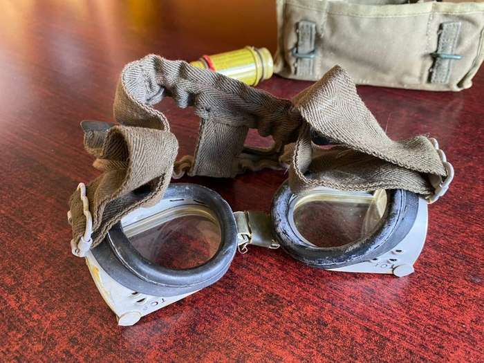 WW2 ANTI MINE BLAST PROTECTOR GOGGLES-ORIGINAL PERIOD ITEM IN COMPLETE AND VERY GOOD CONDITION