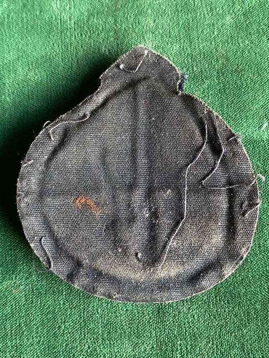 RHODESIAN BSAP OFFICERS CAP BADGE-WORN 1970-80-PADDED