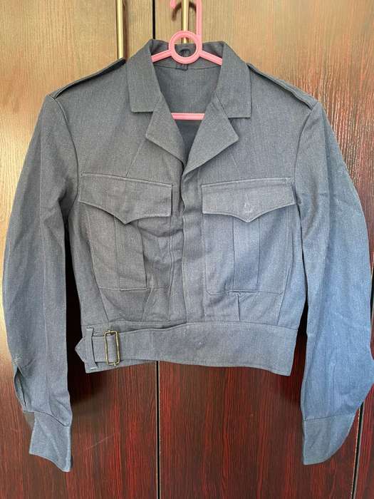 SAAF BUNNY JACKET,LABELLED-SIZE MEDIUM-MEASURES 46 CM ARMPIT TO ARMPIT-VERY GOOD CONDITION,WITHOUT A