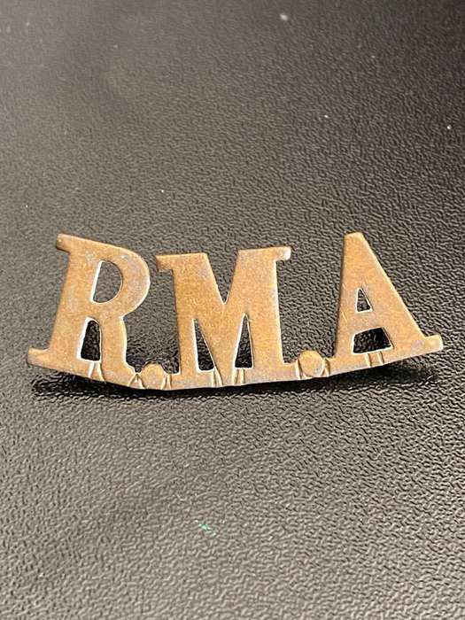 WW1 ROYAL MARINE ARTILLERY TITLE- 2 LUGS