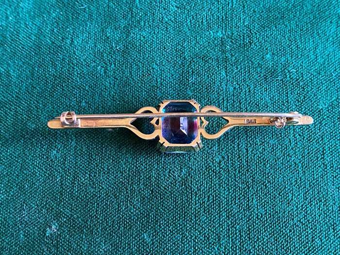 9CT YELLOW GOLD TIE PIN WITH BEAUTIFUL RHINESTONE/STONE-TOTAL LENGTH OF PIN 60 MM-TOTAL WEIGHT 4,8G