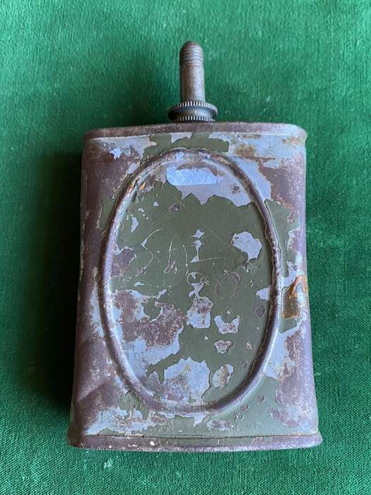 WW2 MACHINE GUN OIL CAN