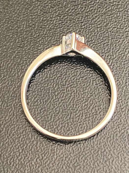SOLID 9CT WHITE GOLD RING WITH DIAMOND(TESTED)PLUS MINUS .20CTS DIAMOND-TOTAL WEIGHT 1,6G-RING SIZE