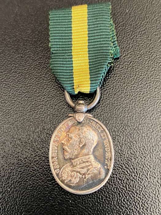 MINIATURE SILVER TERRITORIAL FORCE EFFICIENCY MEDAL