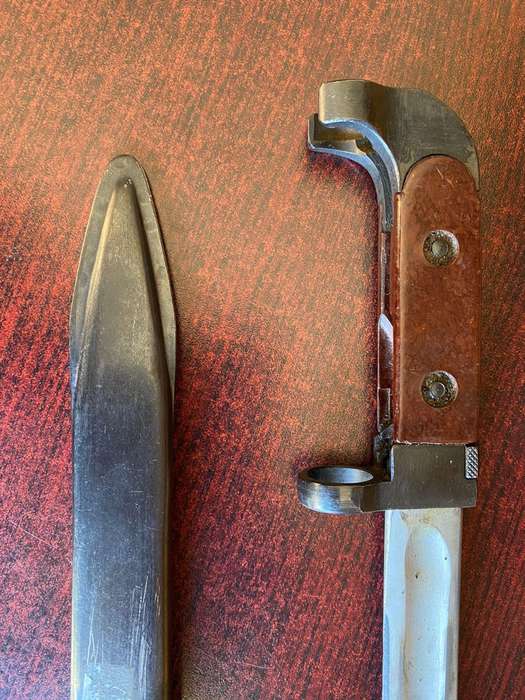 RUSSIAN AK47 BAYONET-THE SCABBARD WITH DISTINCTIVE LIP AROUND TIP AND WEB BELT LOOP-VERY GOOD CONDIT