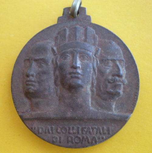 ITALIAN FASCIST DAI COLLIFATALI DI ROMA MEDAL