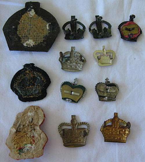 SELECTION OF BRITISH CROWN BADGES SOLD TOGETHER - 12 IN TOTAL