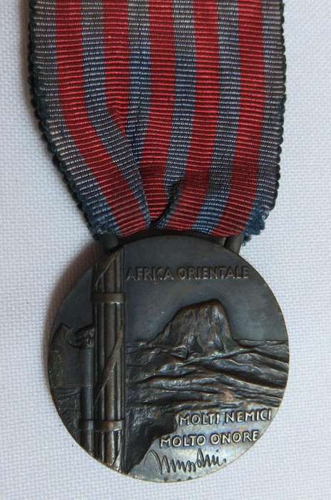 ITALIAN WW2 MEDAL FOR OPERATION IN EAST AFRICA-MAKERS MARK A CROWNED Z FOR-THE REGIO ZECCA-ROYAL MIN