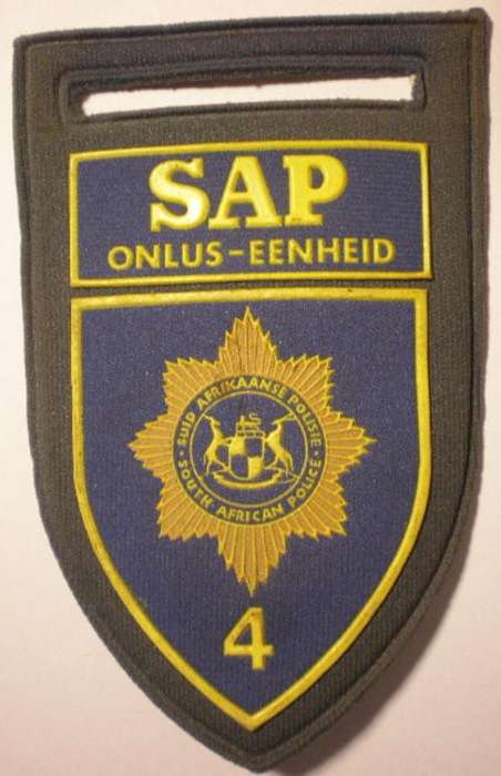 NO. A1366)  SAP ONLUS-EENHEID 4 TUPPER SHOULDER FLASH - ONE PIN.