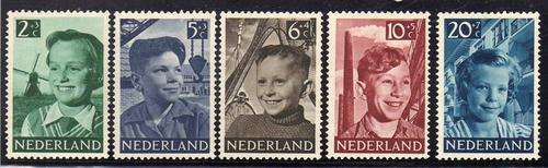 NETHERLANDS 1951 "CHILD WELFARE" SET OF 5 MM. SG 737-741. CAT 36 POUNDS.