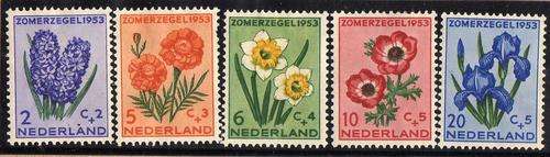 NETHERLANDS 1953 "SOCIAL RELIEF FUND" SET OF 5 MINT.  SG 764-68. CAT 38 POUNDS.
