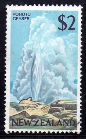 NEW ZEALAND 1967 $2 DEFINITIVE FINE USED. SG 879. CAT 13 POUNDS.