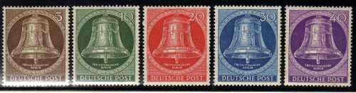 GERMANY BERLIN 1951 "FREEDOM BELL" BLUE CLAPPER CENTRE SET OF 5 LMM. SG B101-B105. CAT 109 POUNDS.