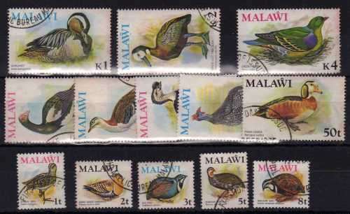 MALAWI 1975 BIRD DEFINITIVE SET OF 13 FINE USED EDGES STAINED. SG 473-85. CAT 55 POUNDS.