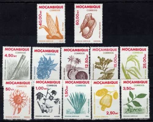 MOZAMBIQUE 1981 AGRICULTURAL RESOURCES SET OF 12 UMM. SG 890-901. CAT 8,35 POUNDS.