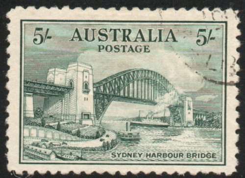 AUSTRALIA 1932 "OPENING OF SYDNEY HARBOUR BRIDGE" 5/- BLUE-GREEN VFU. SG 143. CAT £225. (2022)