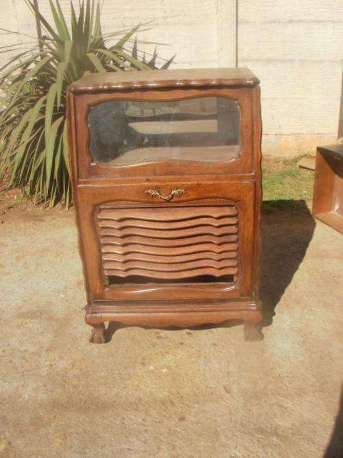 OLD KIAAT BALL & CLAW RADIOGRAM CABINET