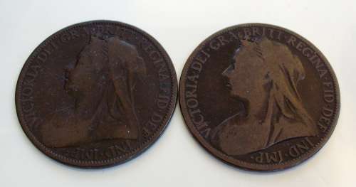 Coin - UK - One Penny 1899/1900 x2 - Scarce