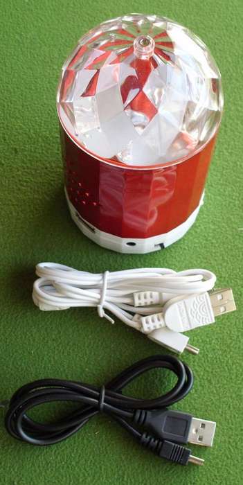 Cellphone speakers with flashing lights.