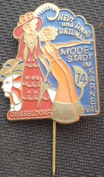 Pin Badge - Dusseldorf  Karnaval - 1974 - mint