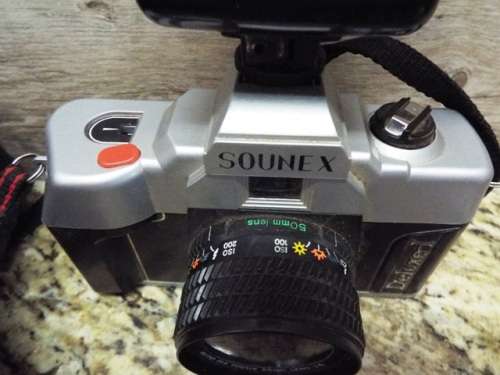 VINTAGE COLLECTABLE  camera