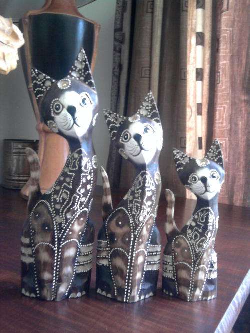 3 Wooden Cats