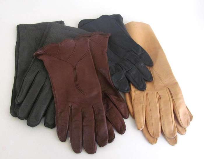 4 PAIRS OF VINTAGE LEATHER GLOVES