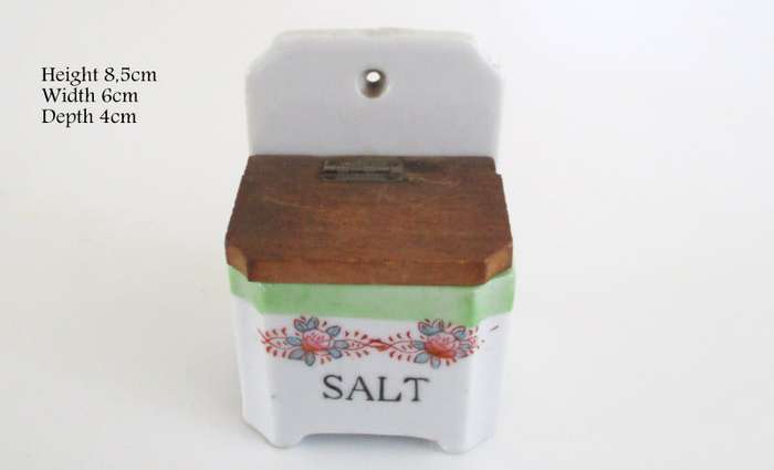 A CHILDS SPICE SET---READ