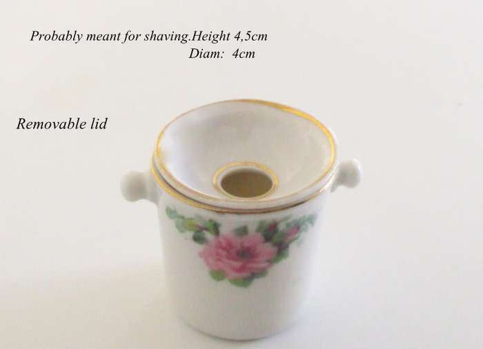 A MINIATURE TO SMALL PORCELAIN CHAMBER SET--PERFECT
