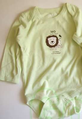BABY  GAP -  LEO STARSIGN ONEPIECE