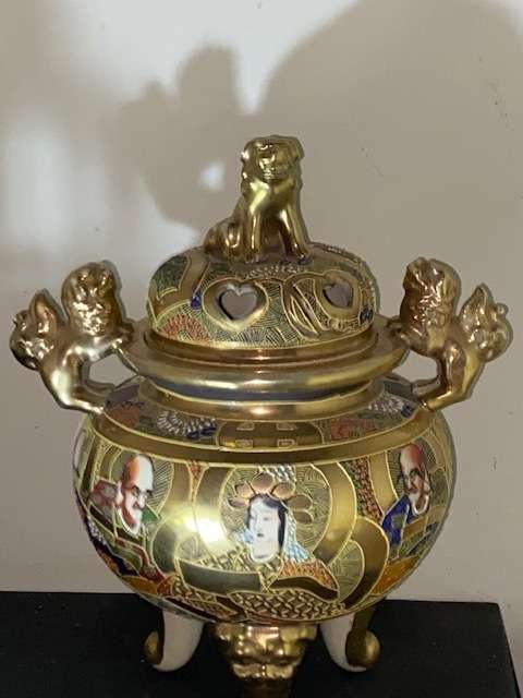 Gorgeous Oriental large SATSUMA Incense Burner in great condition: Stunning item!!!!