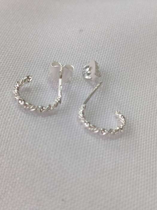 Sterling silver stud earrings - 925 stamp