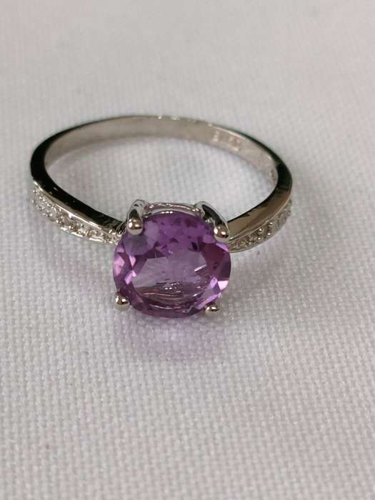 Amethyst and diamond sterling silver ring - 925 stamp - size US 7 - 1.5 ct