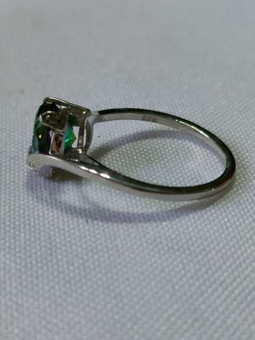 Mystic Topaz and diamond sterling silver ring: - 925 stamped - size US -7 - 1.70 ct plus