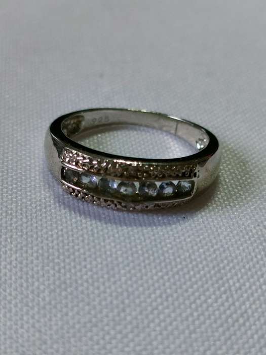 Tanzanite and diamond sterling silver ring - 925 stamped - size US 7: - 0.60 ct plus