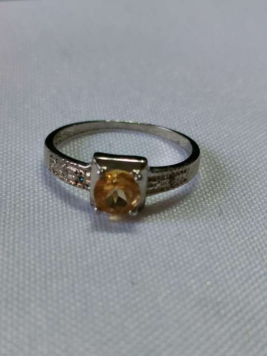 Citrine and diamond sterling silver ring - 925 stamp - size US 7 - 0.70 ct plus