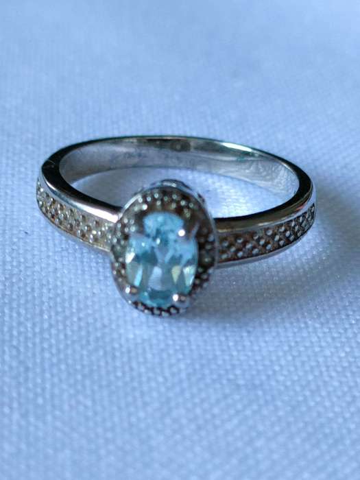 Blue Topaz and diamond sterling silver ring - size US7 - 0.80 ct - 925 stamped