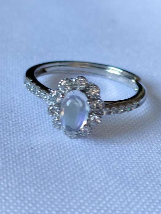 Moonstone and Topaz sterling silver ring - size US7 - 1.00 ct plus - 925 stamped