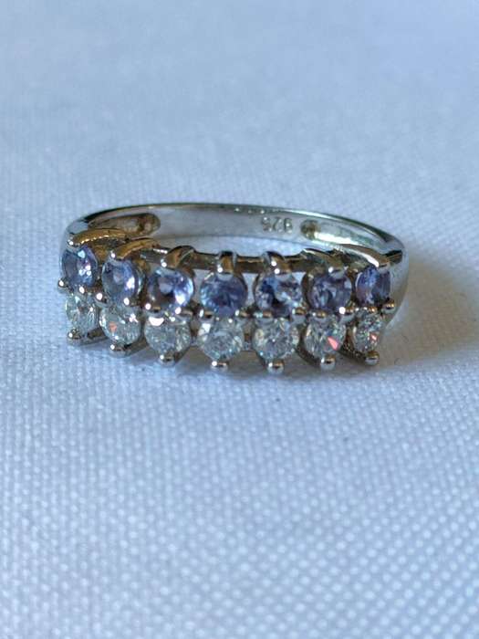 Sterling Silver Tanzanite, White Topaz and diamond ring: Size: US 7 Weight: 1.00.ct+
