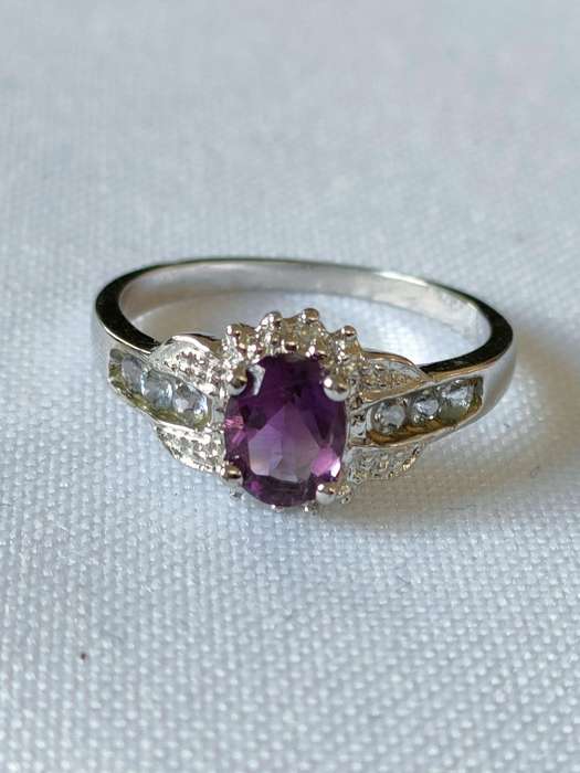 Sterling Silver Amethyst, Tanzanite and diamond ring: Size: US7 Weight: 1.10.ct+