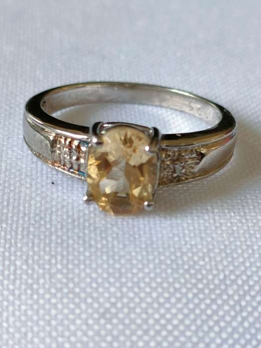 Sterling Silver Citrine and diamond ring: Size: US7 Weight: 1.20.ct+