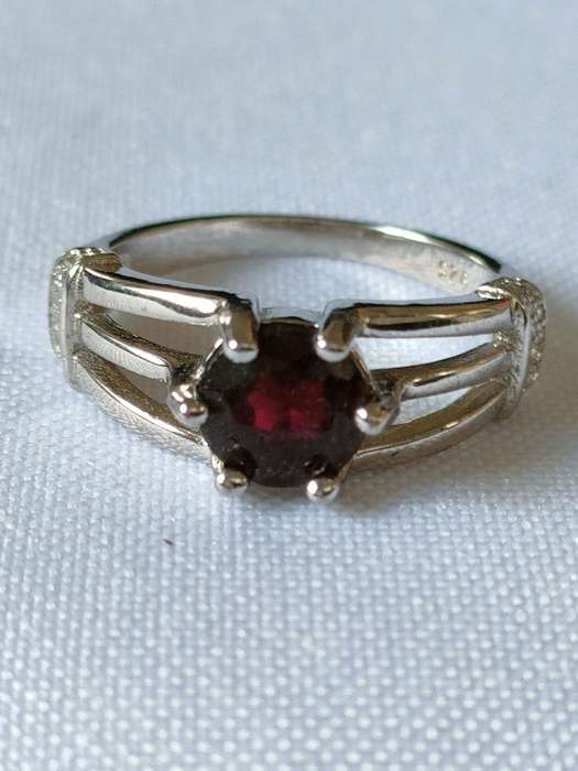 Garnet and diamond sterling silver ring - naturally mined stones - size US 7 - 1.30 ct plus