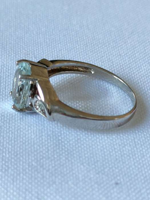 Topaz and diamond sterling silver ring - naturally mined blue stone - size US 7 - 1.30 ct