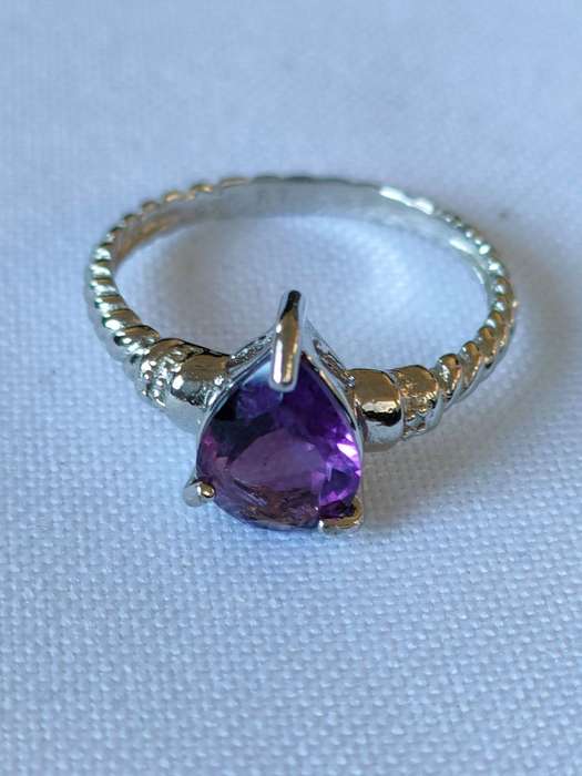 Amethyst and diamond sterling silver ring - size US 7 - naturally mined - 1.40 ct