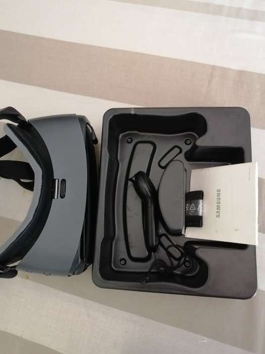 Sumsung gear vr with controller
